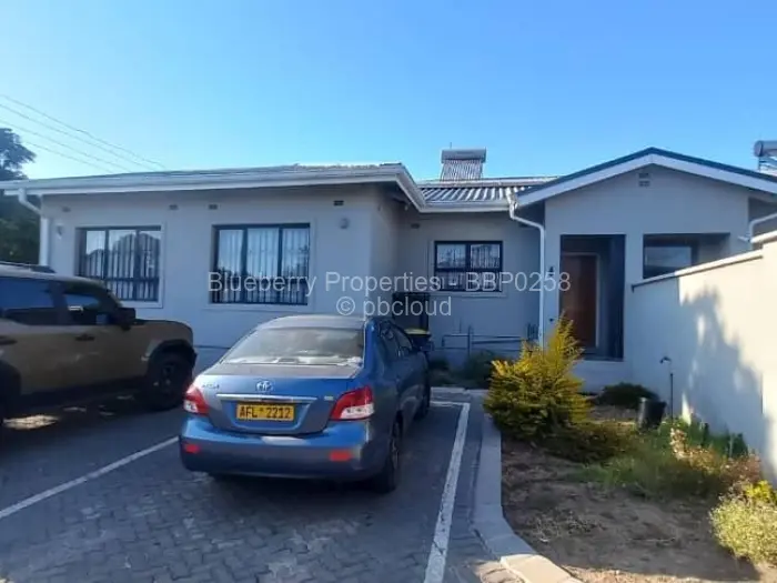 Townhouse/Complex/Cluster to Rent in Greendale, Harare