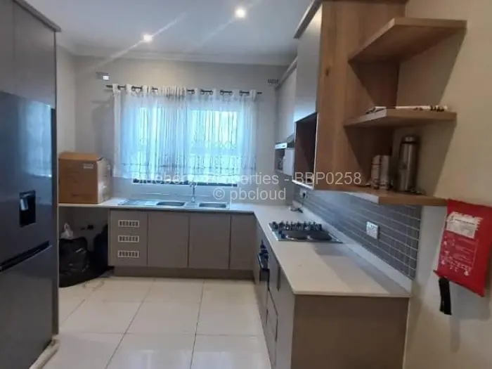 Townhouse/Complex/Cluster to Rent in Greendale, Harare