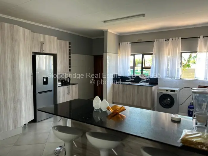 Townhouse/Complex/Cluster to Rent in Woodville Park, Bulawayo