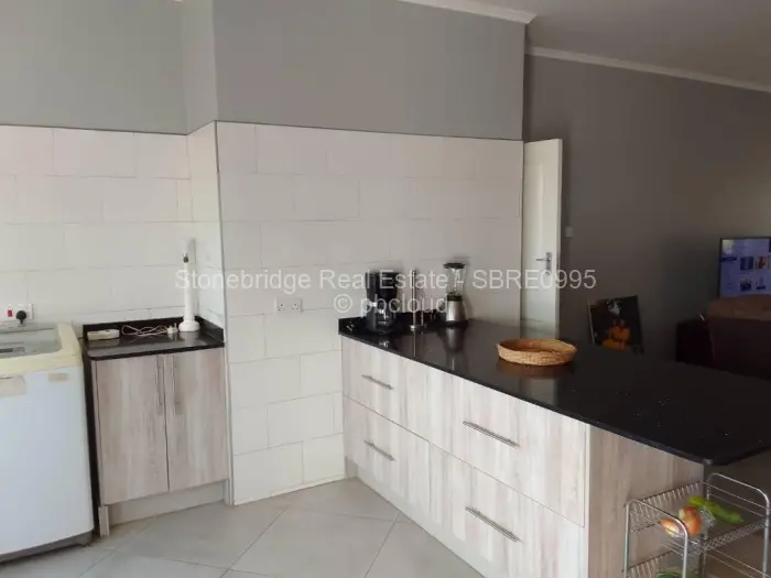 Townhouse/Complex/Cluster to Rent in Woodville Park, Bulawayo