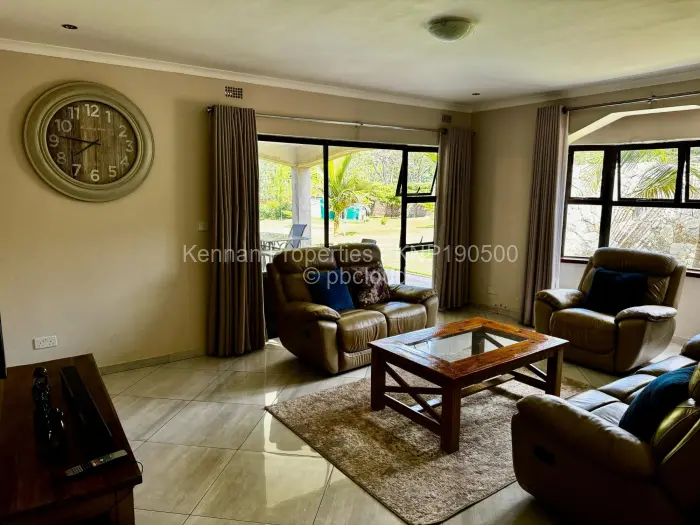 Townhouse/Complex/Cluster to Rent in Ballantyne Park, Harare