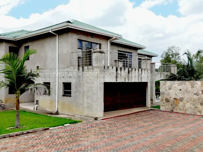Townhouse/Cluster for Sale in Helensvale, Harare