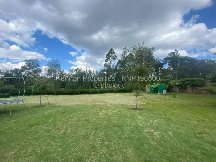 Townhouse/Complex/Cluster to Rent in Ballantyne Park, Harare