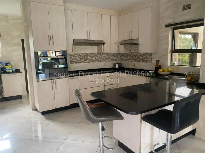 Townhouse/Complex/Cluster to Rent in Ballantyne Park, Harare