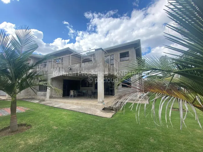 Townhouse/Complex/Cluster to Rent in Ballantyne Park, Harare