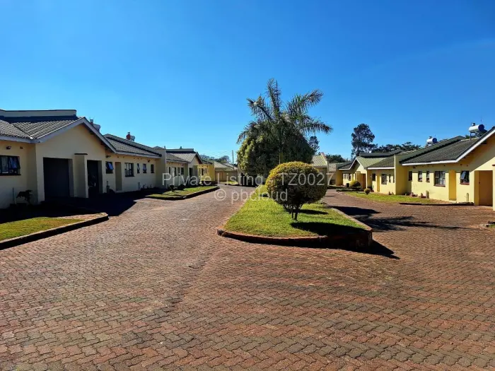 Townhouse/Complex/Cluster to Rent in Kamfinsa