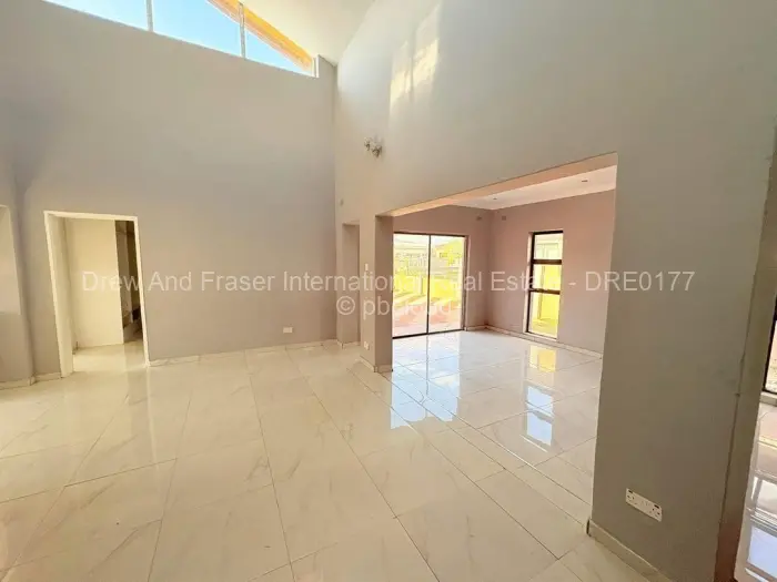 Townhouse/Cluster for Sale in Arlington, Harare