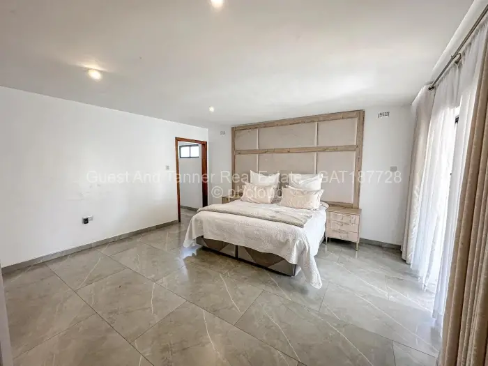 6 Bedroom House for Sale in Arlington, Harare