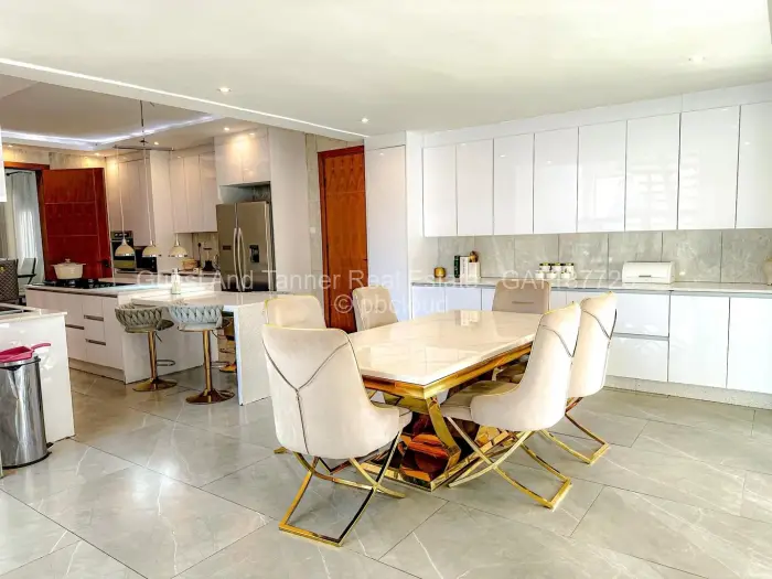 6 Bedroom House for Sale in Arlington, Harare