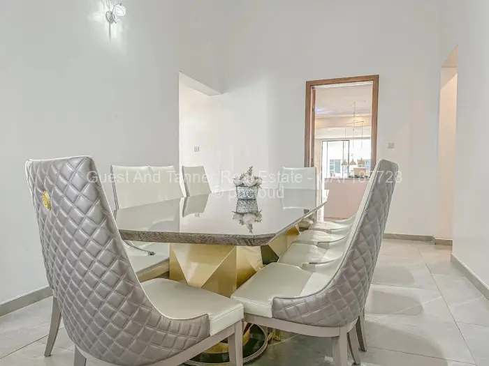 6 Bedroom House for Sale in Arlington, Harare