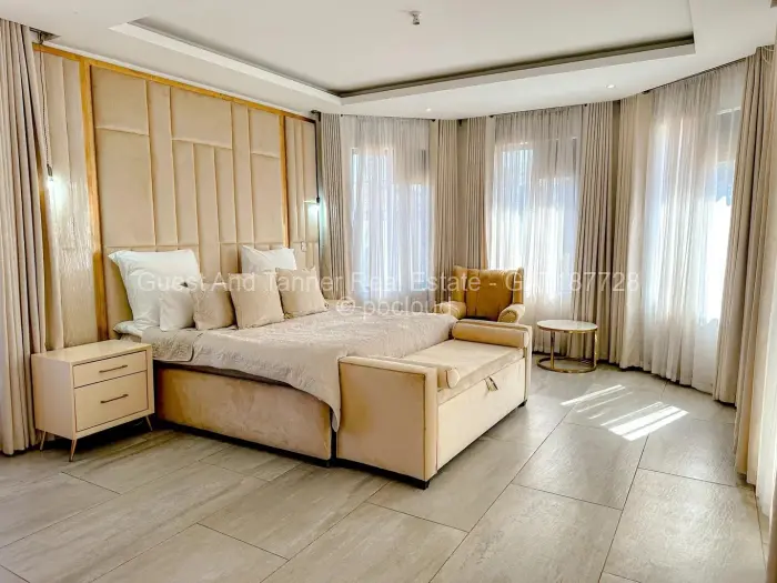 6 Bedroom House for Sale in Arlington, Harare