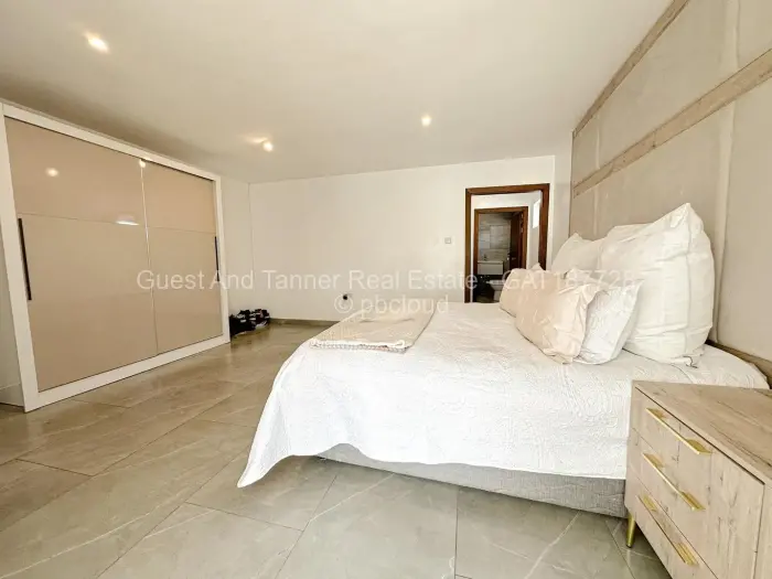 6 Bedroom House for Sale in Arlington, Harare