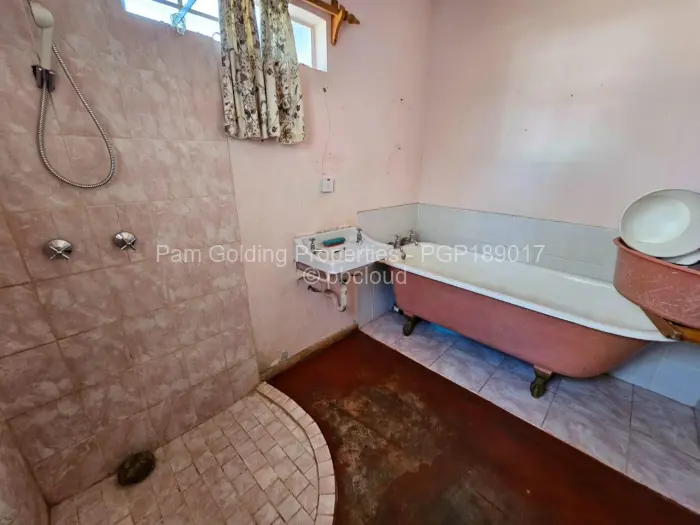 7 Bedroom House for Sale in Fortunes Gate, Bulawayo