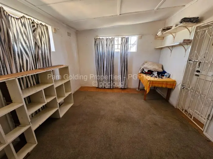 7 Bedroom House for Sale in Fortunes Gate, Bulawayo