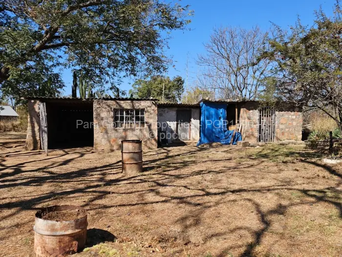 7 Bedroom House for Sale in Fortunes Gate, Bulawayo