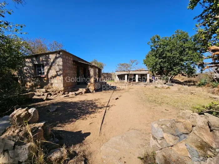 7 Bedroom House for Sale in Fortunes Gate, Bulawayo