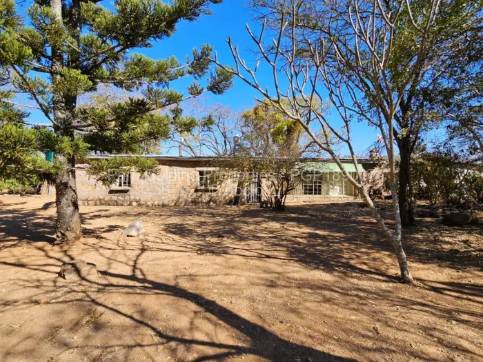 7 Bedroom House for Sale in Fortunes Gate, Bulawayo