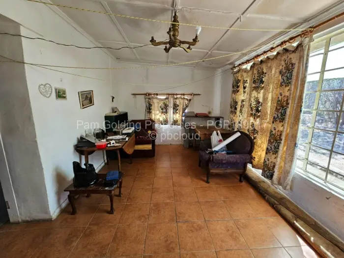 7 Bedroom House for Sale in Fortunes Gate, Bulawayo