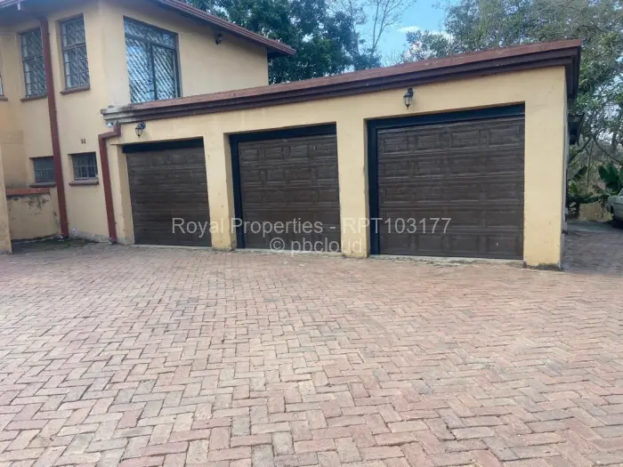 6 Bedroom House to Rent in Glen Lorne, Harare