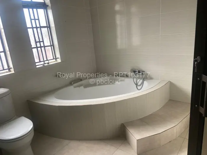 6 Bedroom House to Rent in Glen Lorne, Harare