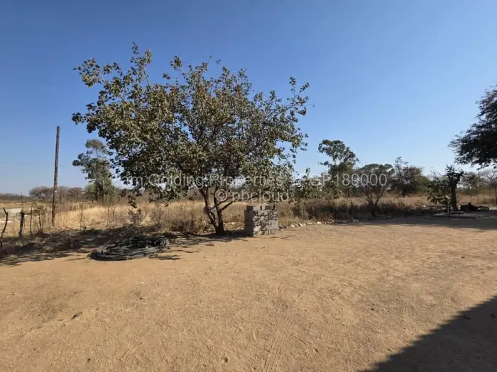6 Bedroom House for Sale in North Trenance, Bulawayo