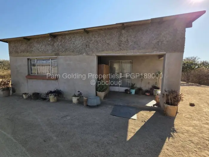 6 Bedroom House for Sale in North Trenance, Bulawayo