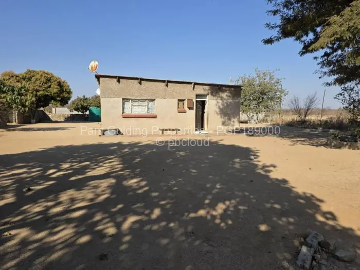 6 Bedroom House for Sale in North Trenance, Bulawayo