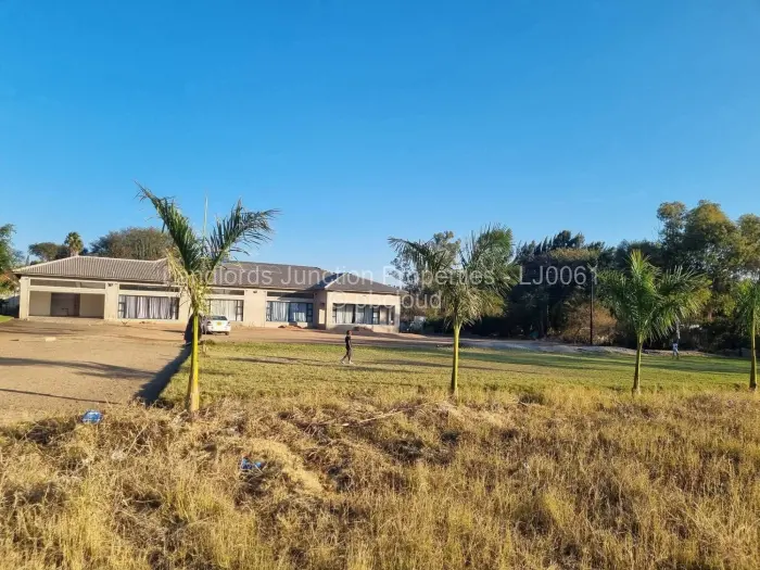 4 Bedroom House for Sale in Hillside Byo, Bulawayo