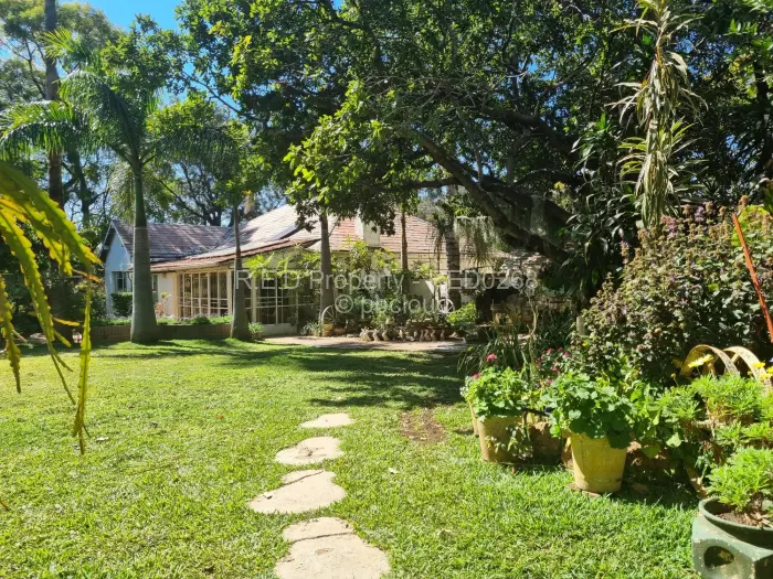 4 Bedroom House for Sale in Hillside Byo, Bulawayo