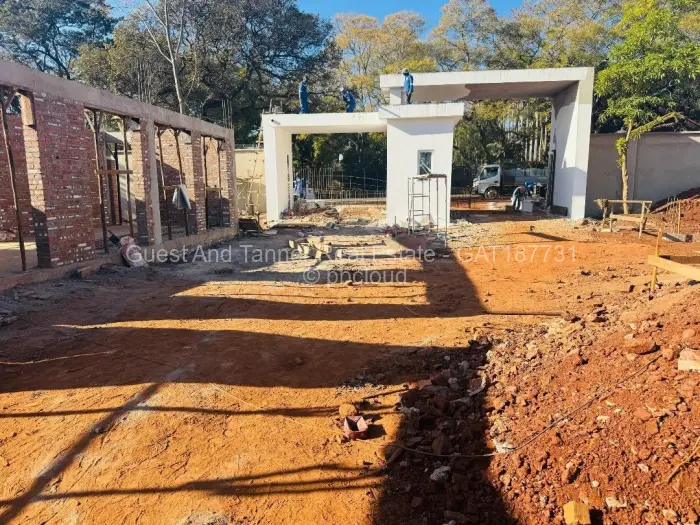 Townhouse/Complex/Cluster for Sale in Highlands, Harare