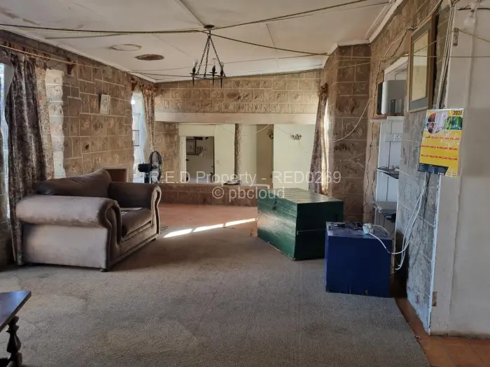 6 Bedroom House for Sale in Fortunes Gate, Bulawayo