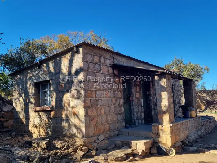 6 Bedroom House for Sale in Fortunes Gate, Bulawayo