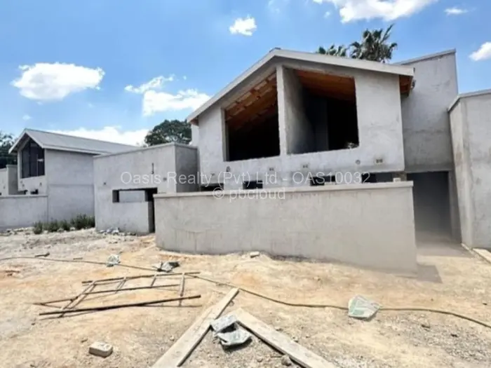 Townhouse/Complex/Cluster for Sale in Groom Bridge, Harare