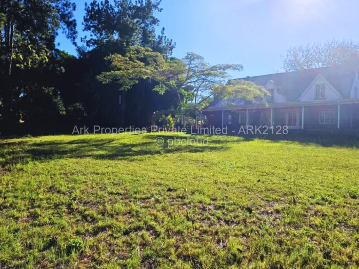 4 Bedroom Cottage/Garden Flat to Rent in Borrowdale, Harare