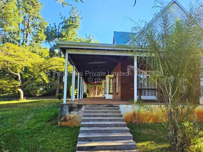 4 Bedroom Cottage/Garden Flat to Rent in Borrowdale, Harare
