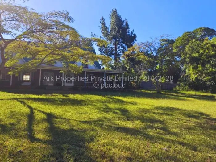 4 Bedroom Cottage/Garden Flat to Rent in Borrowdale, Harare