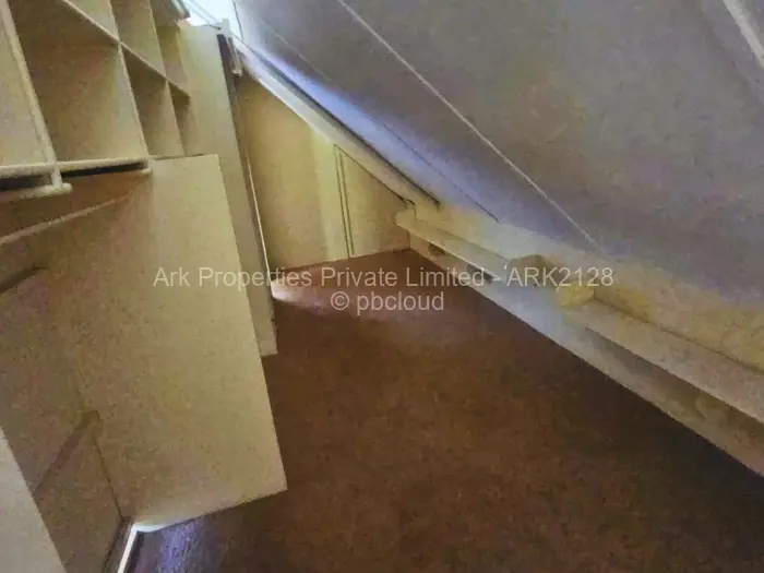 4 Bedroom Cottage/Garden Flat to Rent in Borrowdale