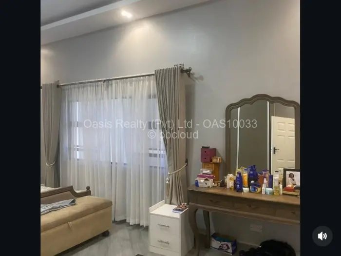 Townhouse/Cluster for Sale in Highlands, Harare