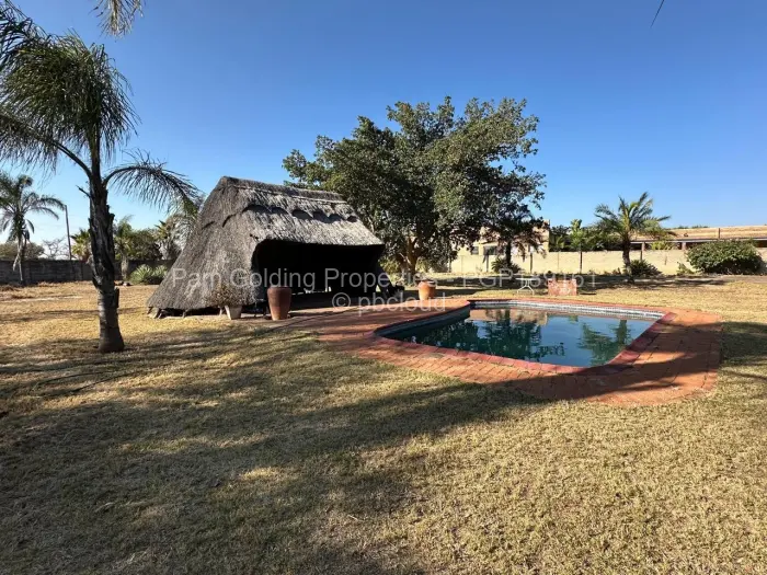 2 Bedroom House for Sale in Burnside, Bulawayo