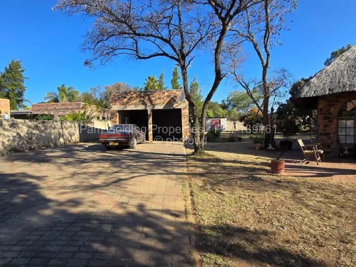 2 Bedroom House for Sale in Burnside, Bulawayo