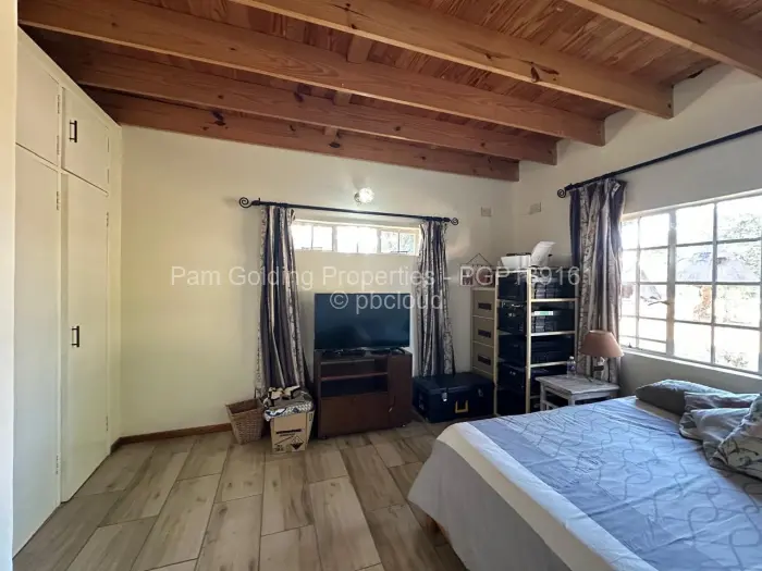 2 Bedroom House for Sale in Burnside, Bulawayo