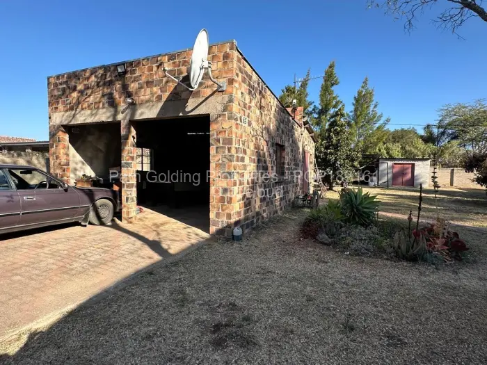 2 Bedroom House for Sale in Burnside, Bulawayo