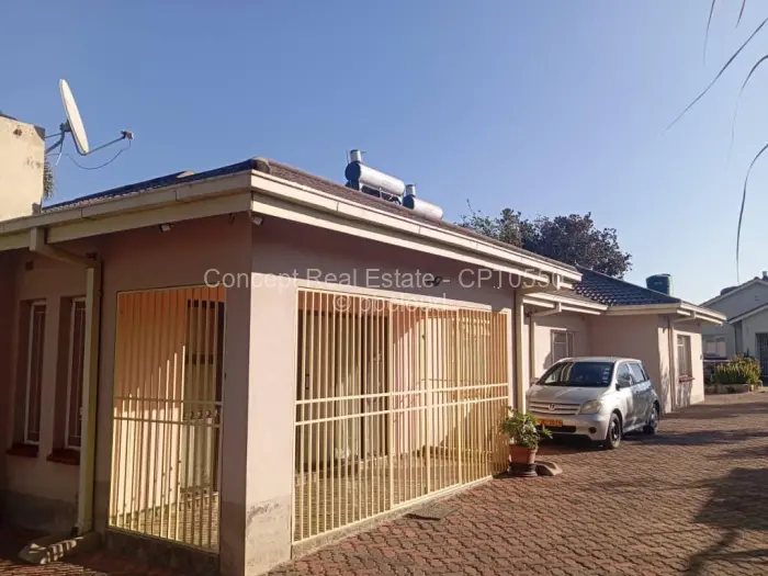 4 Bedroom House to Rent in Manresa, Harare