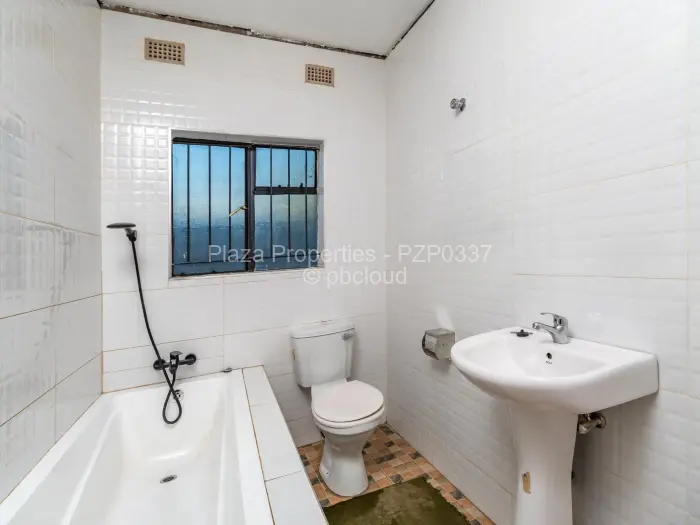 5 Bedroom House for Sale in Norton, Norton