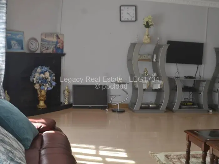 6 Bedroom House for Sale in Philadelphia, Harare