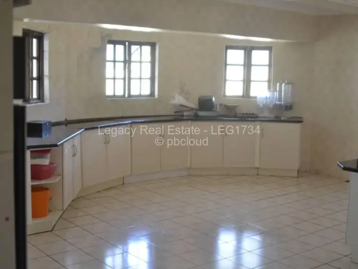 6 Bedroom House for Sale in Philadelphia, Harare