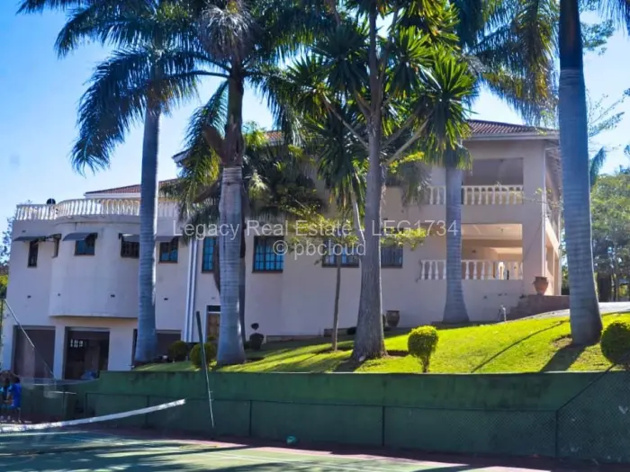 6 Bedroom House for Sale in Philadelphia, Harare