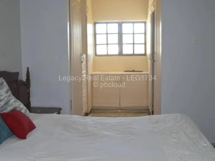 6 Bedroom House for Sale in Philadelphia, Harare