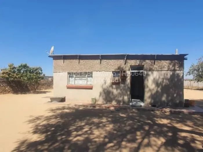 6 Bedroom House for Sale in Trenance, Bulawayo
