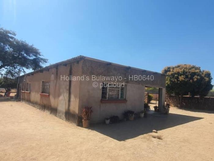 6 Bedroom House for Sale in Trenance, Bulawayo